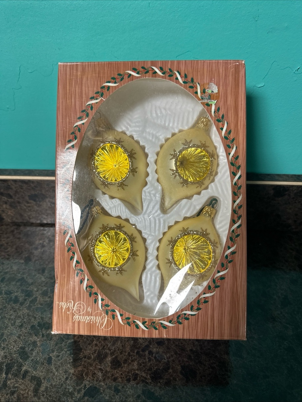 Set of 4 Retro Gold Glass Teardrop indent Ornaments
